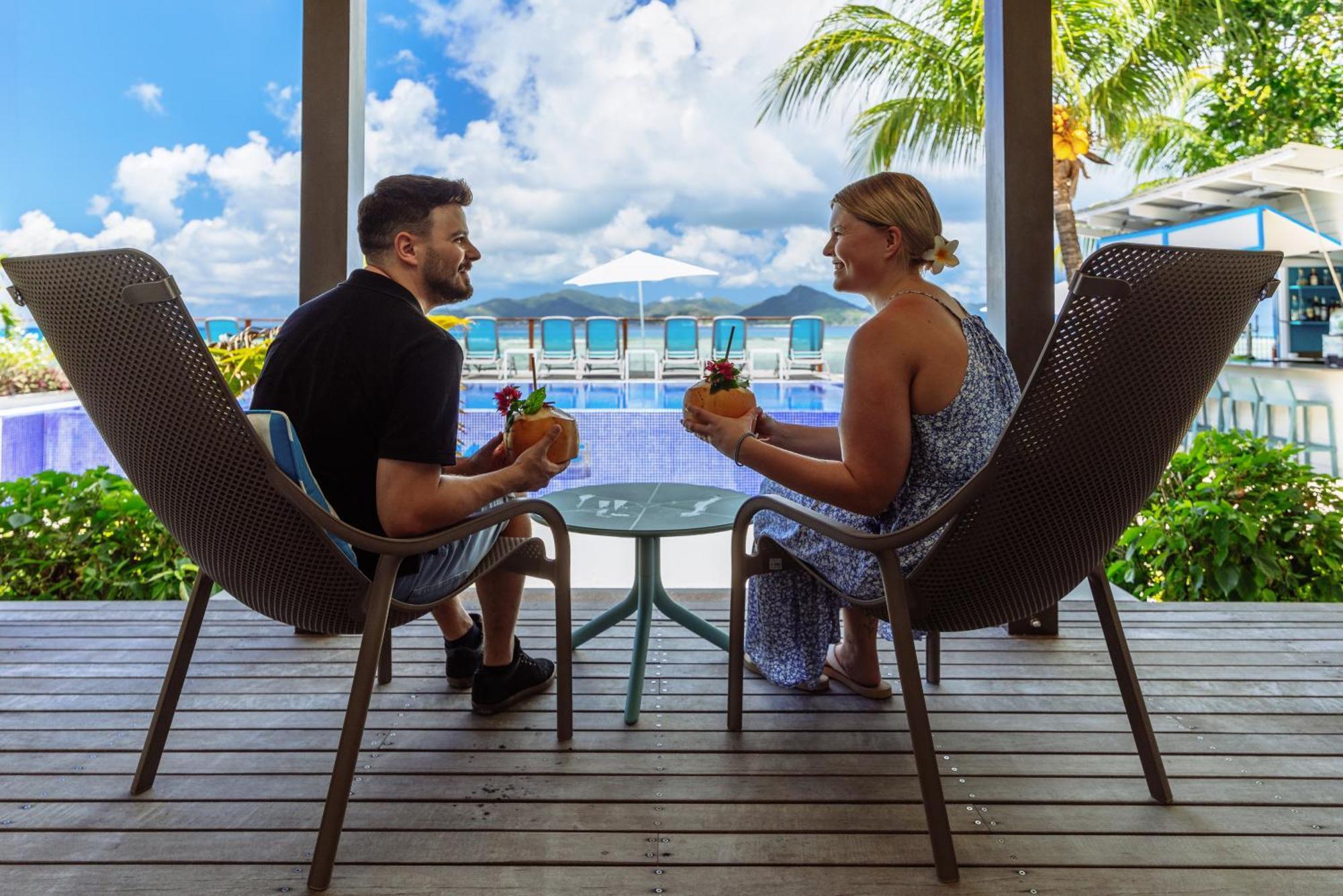 Le Nautique Waterfront Hotel ラ・ディーグ島 エクステリア 写真